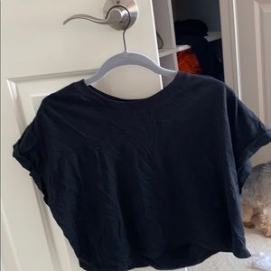 h&m black cropped t-shirt